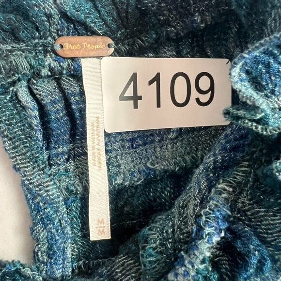 Free People Top Womens Medium Blue Not Your Average Girl Navy Ruffle Shoulder - Picture 6 of 11